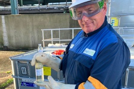 How to meet the challenge of hydrogen storage